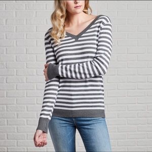 Striped V-Neck Sweater in Heather Grey/Ivory- Lg